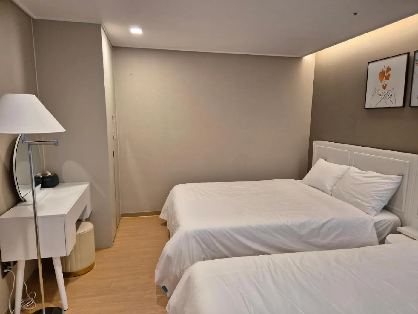 Best Friends Twin Room Busan 0*,  South Korea